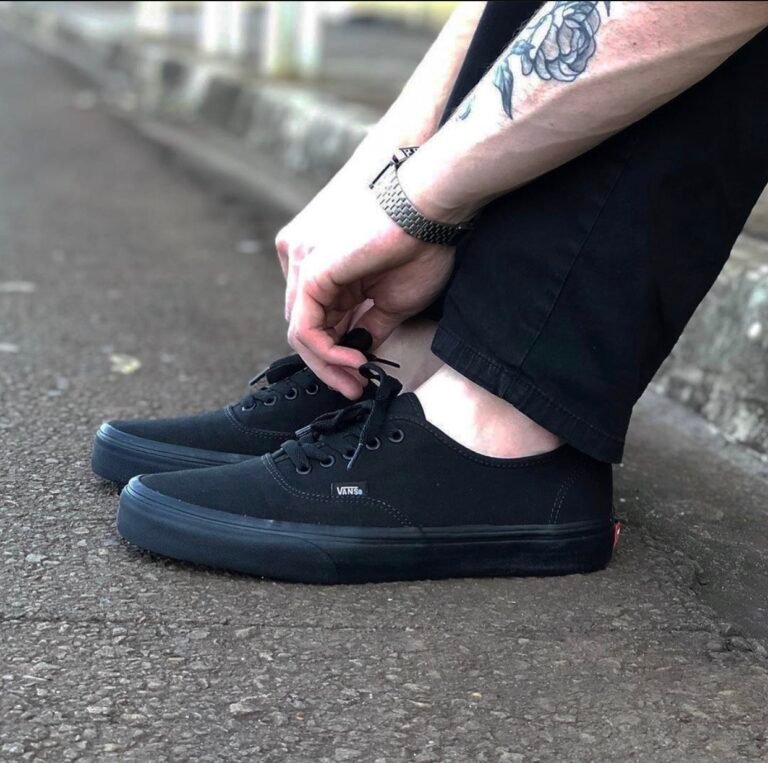 Tenis Clásicos Negros Total Authentic Vans Unisex