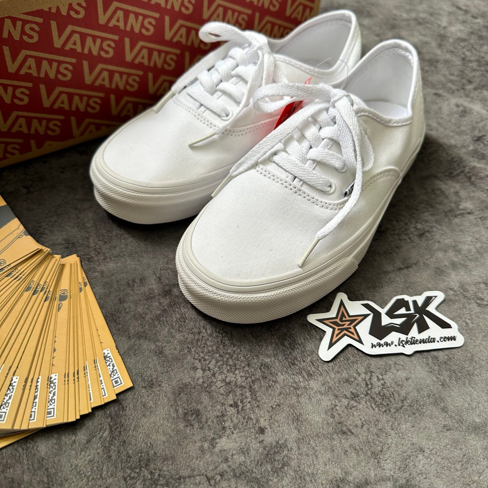 Tenis Clásicos Blancos Authentic Off The Wall Vans Unisex