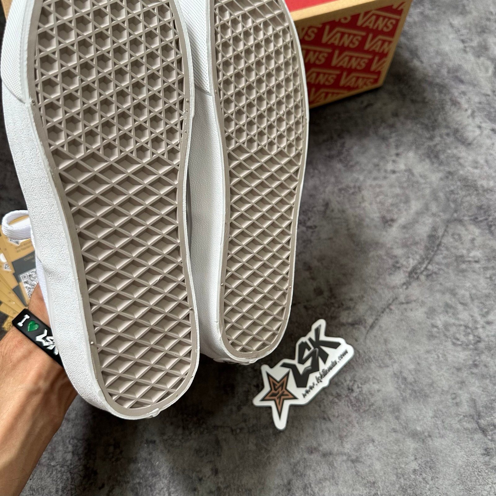 Tenis Clásicos Blancos Authentic Off The Wall Vans Unisex