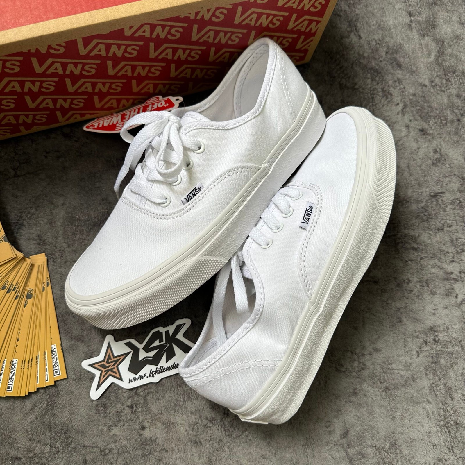 Tenis Clásicos Blancos Authentic Off The Wall Vans Unisex