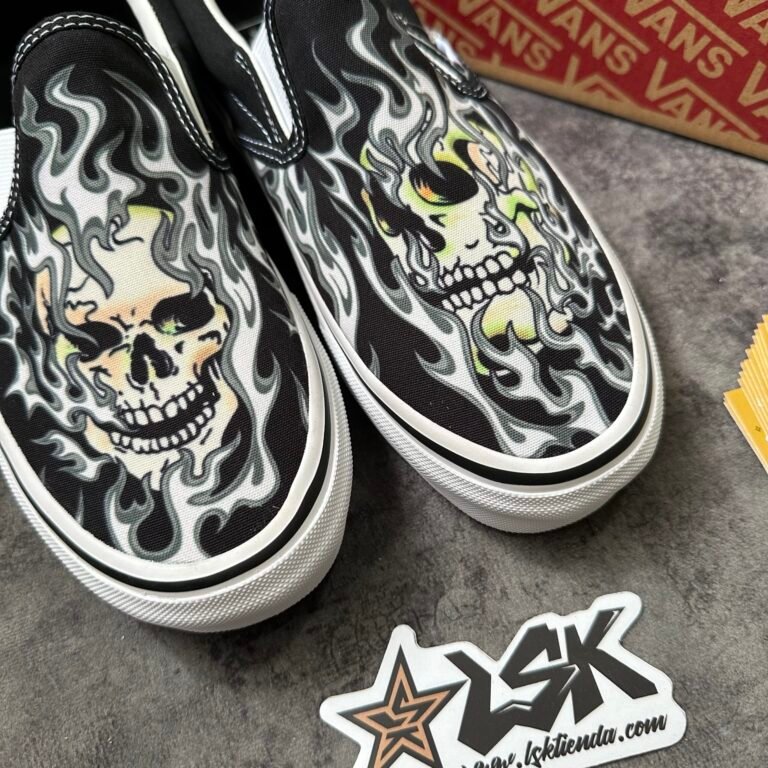 Tenis Clásicos Negros Slip-On Vans Skull