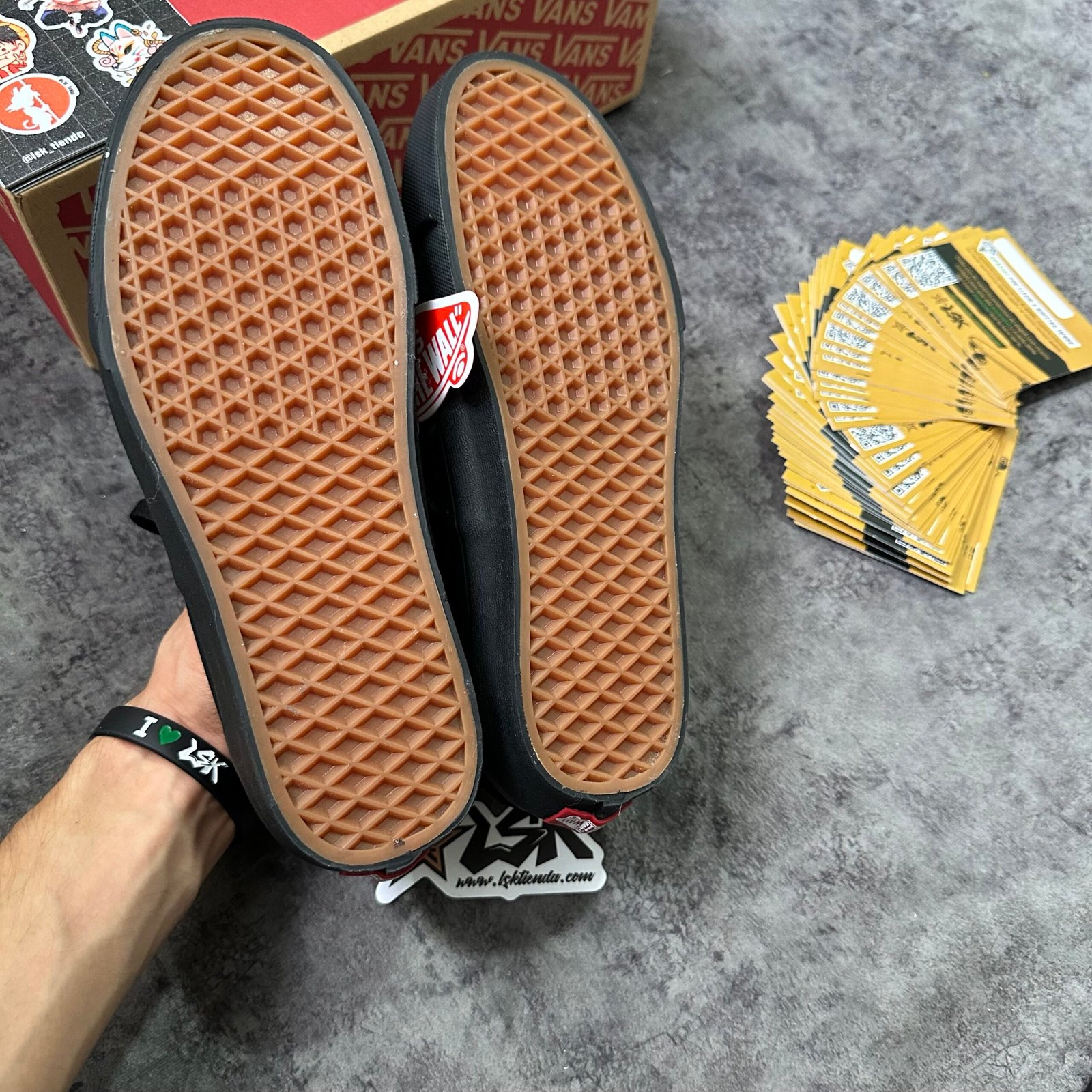 Tenis Clásicos Negros Total Authentic Vans Unisex