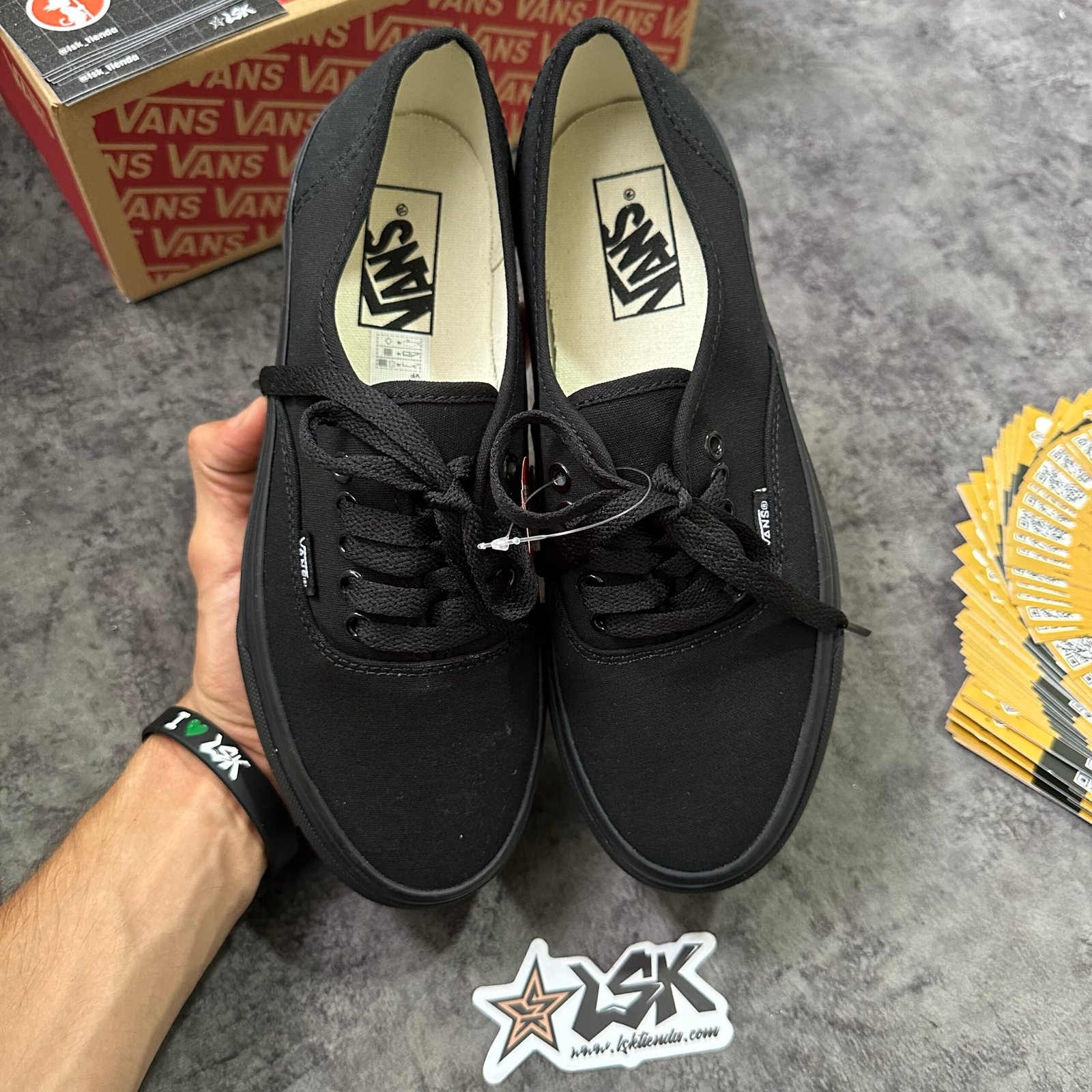 Tenis Clásicos Negros Total Authentic Vans Unisex