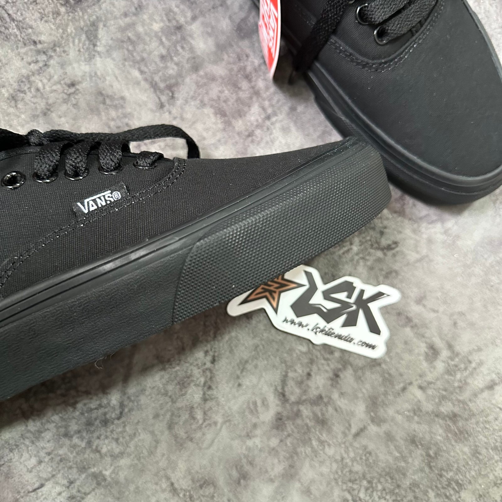 Tenis Clásicos Negros Total Authentic Vans Unisex