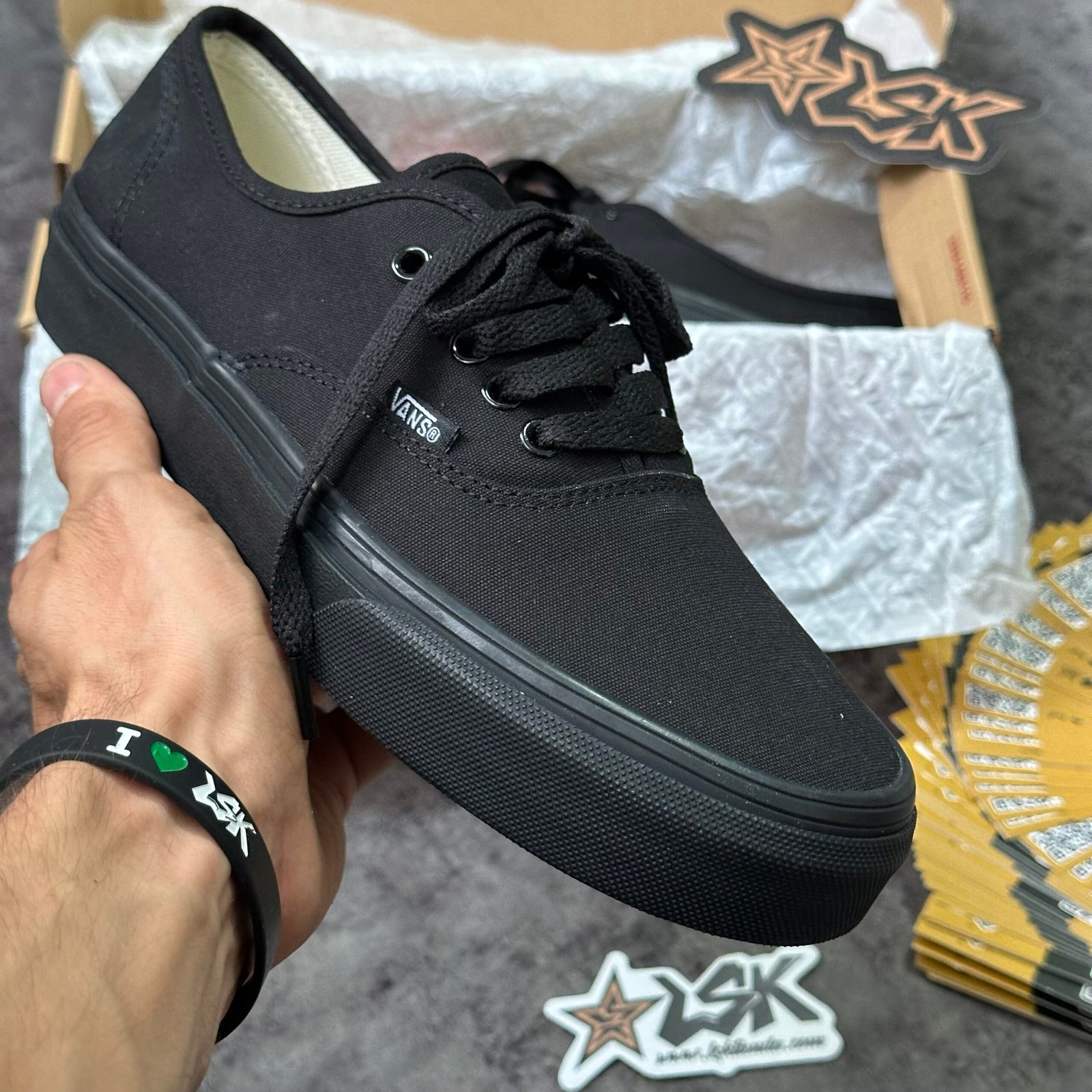 Tenis Clásicos Negros Total Authentic Vans Unisex