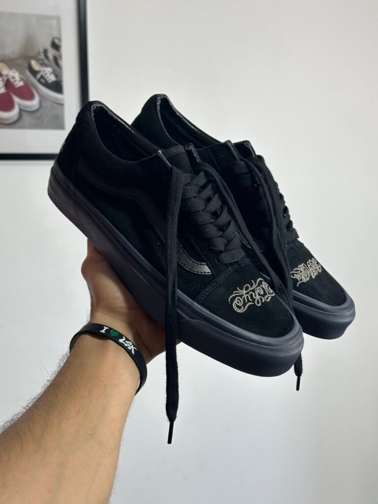 Tenis Negros Vans Old Skool By Uncle x Toons Neighborhood