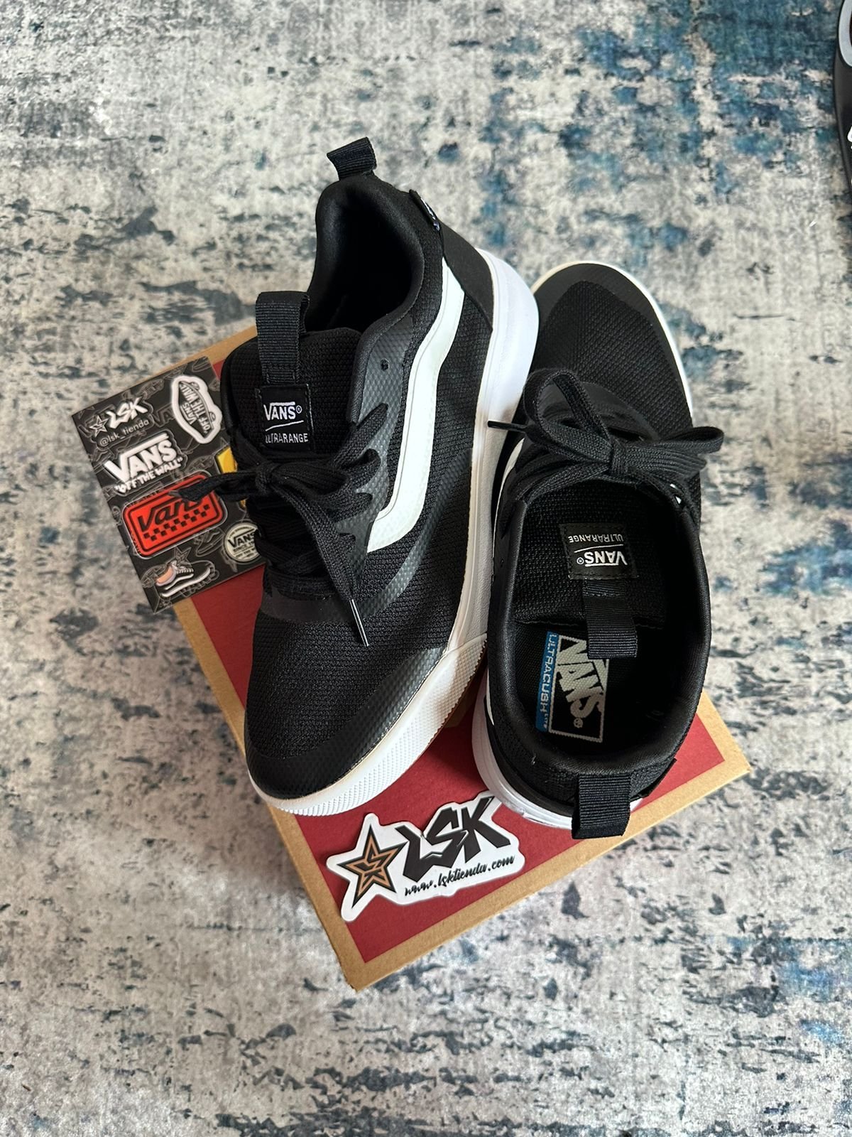 Vans Ultra range black