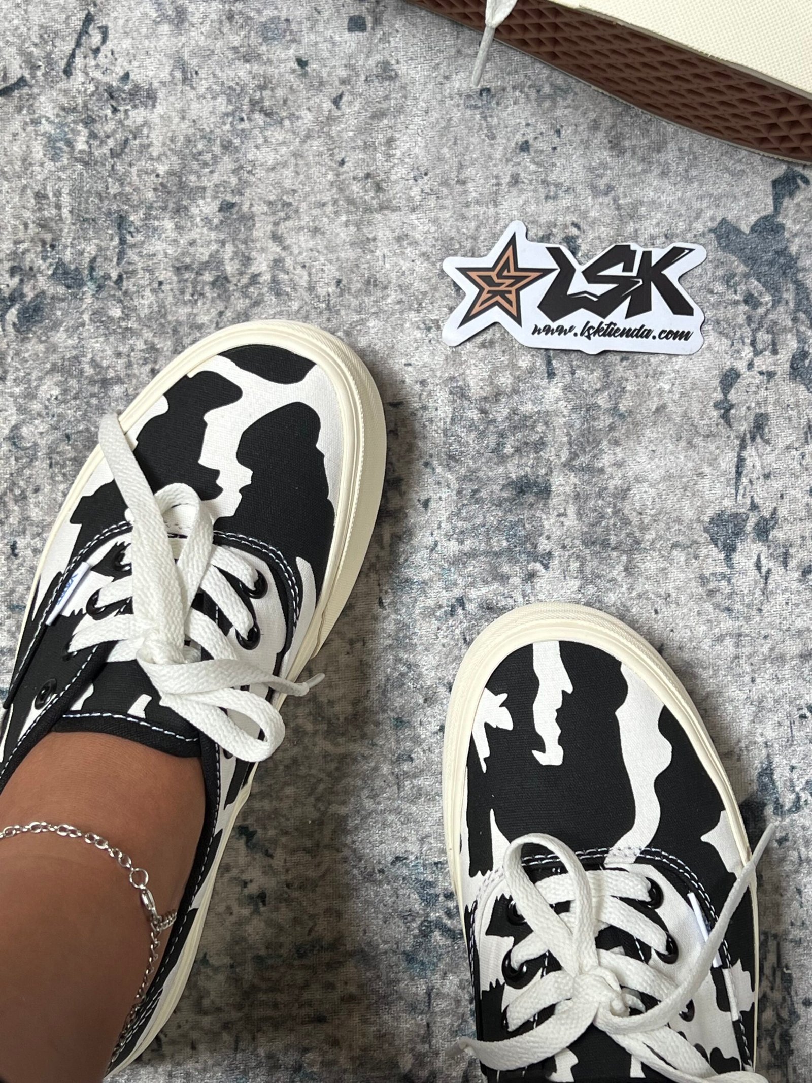 Tenis Vans Authentic Plataforma Vaca (Cowprint) Mujer