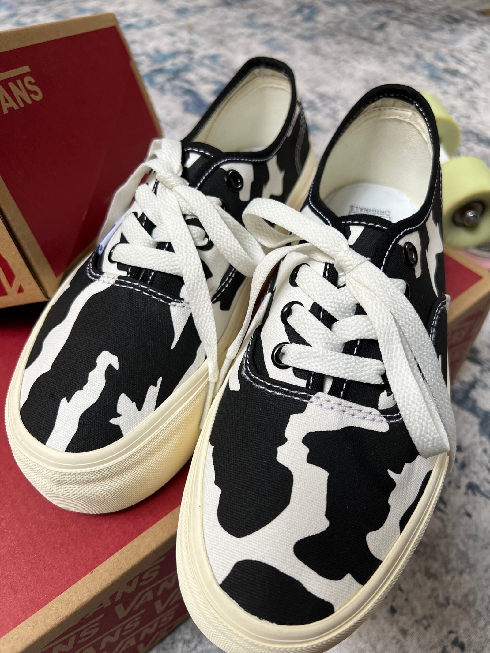 Tenis Vans Authentic Plataforma Vaca (Cowprint) Mujer