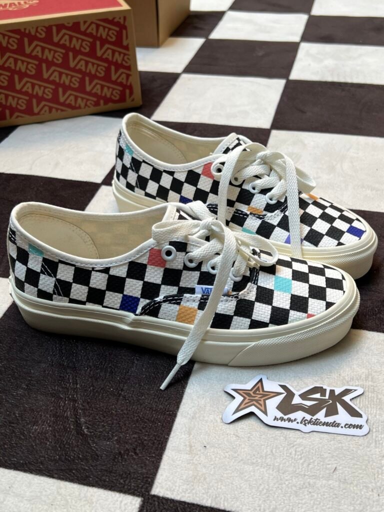 Tenis Vans Skateboarding Authentic Cuadros NeedlesPoint